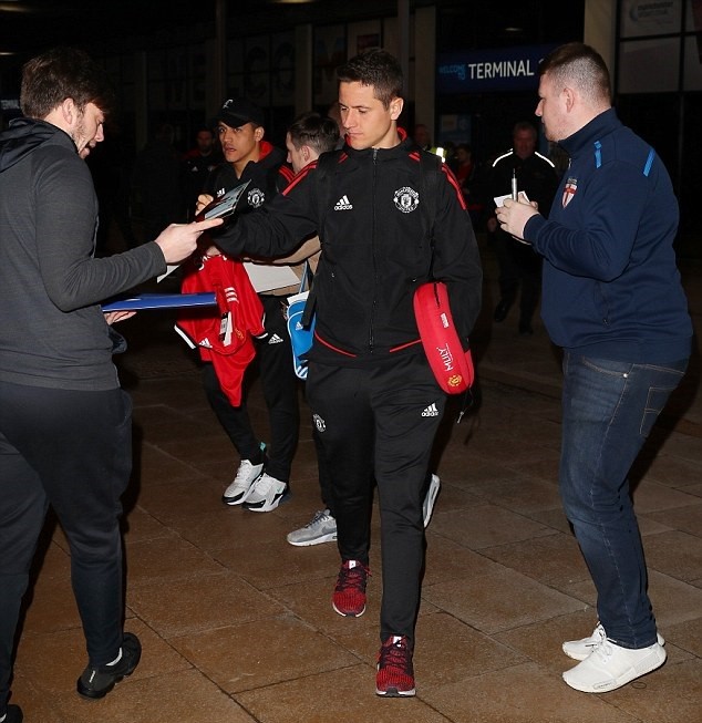 Hòa thất vọng, Man Utd vẫn được chào đón tại quê nhà - Bóng Đá