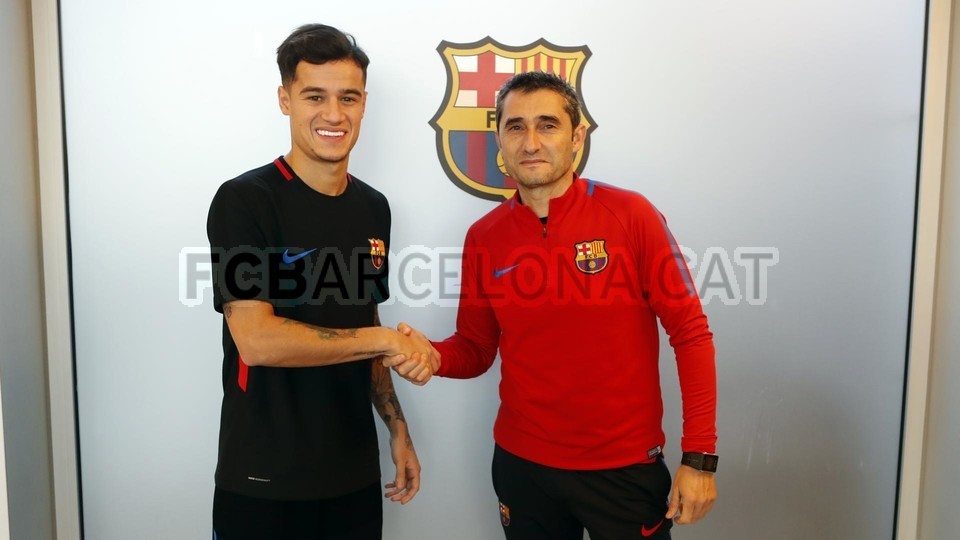 Coutinho chào các đồng đội mới - Bóng Đá