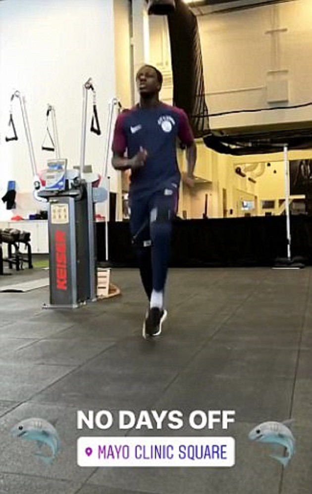 Benjamin Mendy khoe cơ bắp cuồn cuộn dưới cái lạnh -20 độ C - Bóng Đá