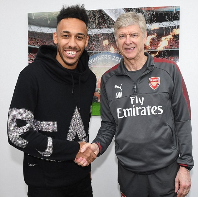 Pierre-Emerick Aubameyang and Henrikh Mkhitaryan - Bóng Đá