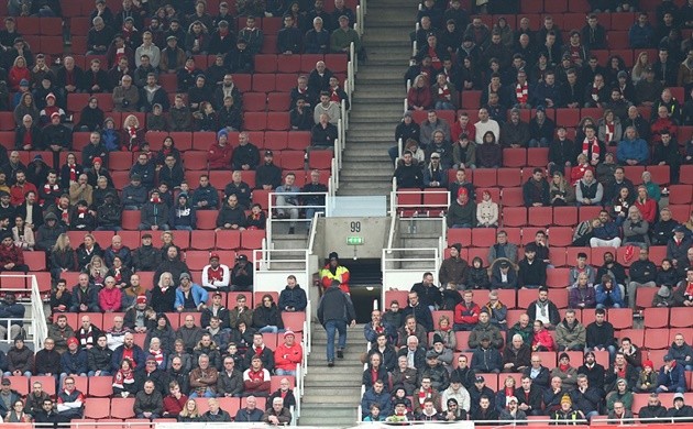Petr Cech lần đầu làm được điều này sau 7 năm  - Bóng Đá