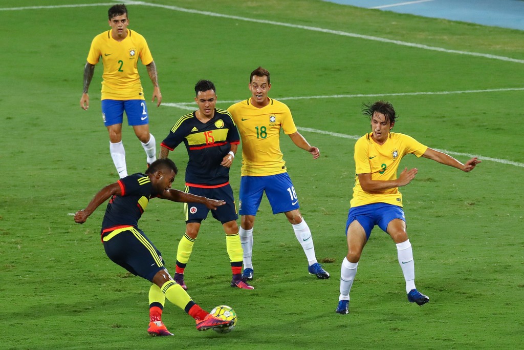 Allegri xua quân ra sân tập, bất chấp thời tiết khắc nghiệt - Bóng Đá