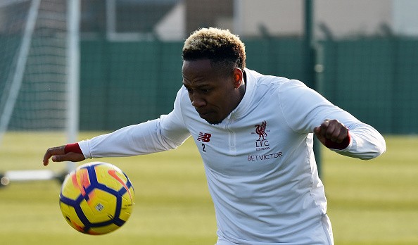 Van Dijk pha trò, sân tập Liverpool rộn tiếng cười - Bóng Đá