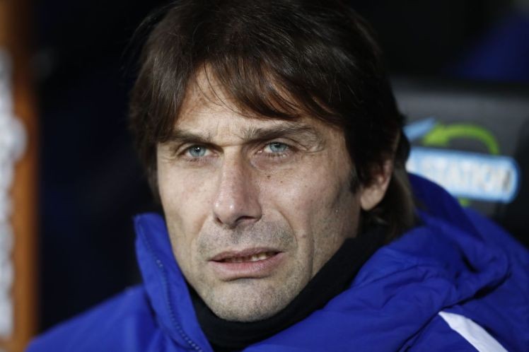 HLV Conte thừa nhận Chelsea không thể tranh mua Sanchez với Man City - Bóng Đá