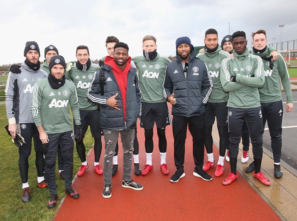 Sân tập Man United đón 2 khách quý - Bóng Đá