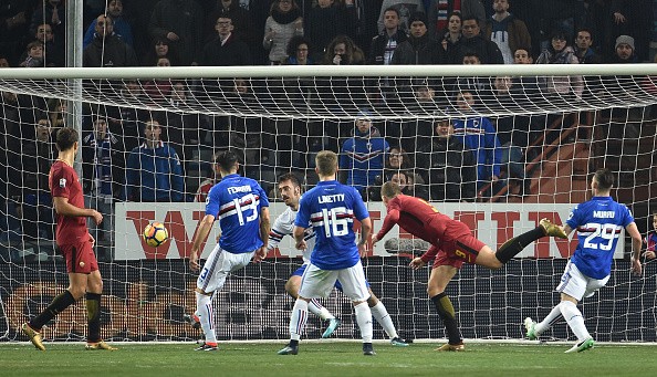 Ngày chia tay gần kề, Dzeko vẫn mang niềm vui đến cho Roma - Bóng Đá