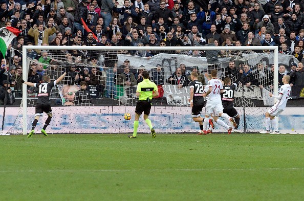 Donnarumma phản lưới nhà, Milan chấm dứt chuỗi 3 trận thắng - Bóng Đá