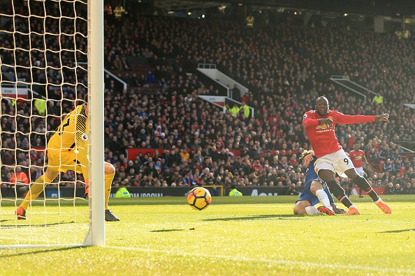 Ngày Morata thất bại hoàn toàn trước Lukaku - Bóng Đá