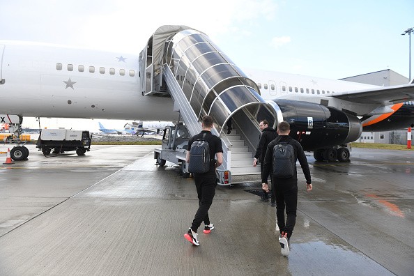 Tạm gác chuyện buồn, Arsenal rạng rỡ đến Milan - Bóng Đá