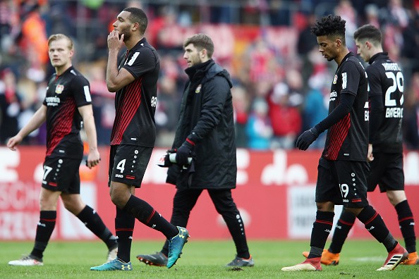 Thua sốc đội bét bảng, Leverkusen bị đá khỏi top 4 - Bóng Đá