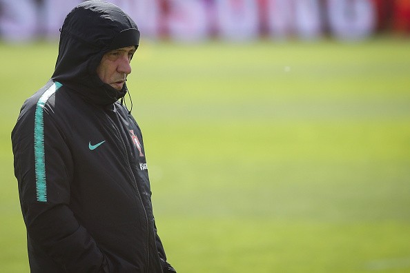 Ronaldo khoe giày, đồng đội Bồ Đào Nha 'lác mắt' - Bóng Đá
