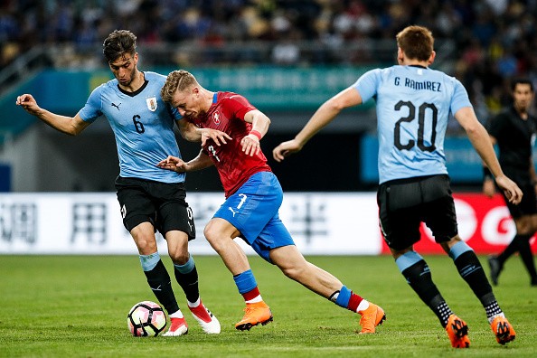 Siêu phẩm 'ngã bàn đèn', Cavani hẹn Bale tại chung kết - Bóng Đá