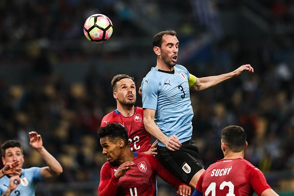 Siêu phẩm 'ngã bàn đèn', Cavani hẹn Bale tại chung kết - Bóng Đá