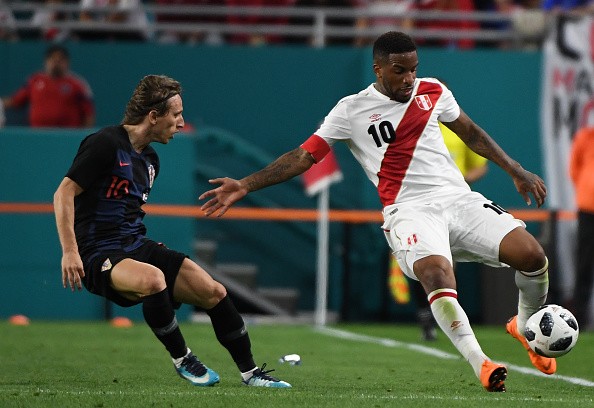 Hàng thủ 'mơ ngủ', Modric bất lực trên đất Mỹ - Bóng Đá