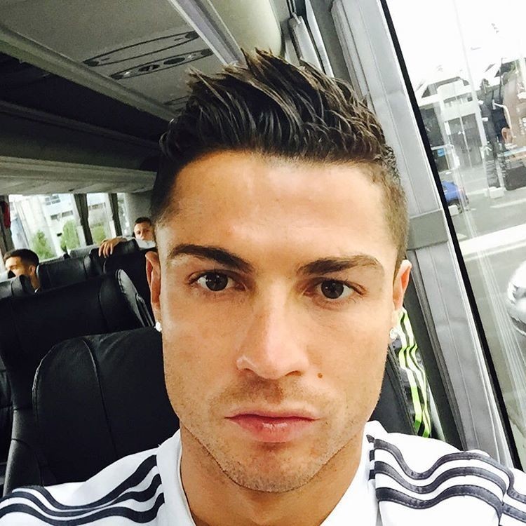 Cười vỡ bụng với muôn kiểu ảnh chế gương mặt tâm trạng của Ronaldo - Bóng Đá