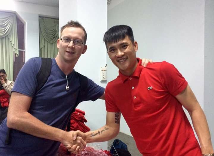   Ký giả Sott Sommerville: “Công Phượng đá cắm, U23 Việt Nam phải tấn công nhiều” - Bóng Đá