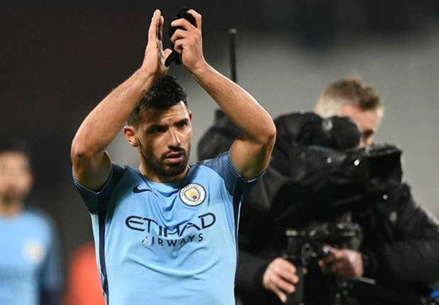 Gabriel Jesus thăng hoa, hồi kết cho Sergio Aguero? - Bóng Đá
