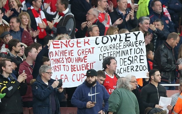 Chùm ảnh: CĐV Arsenal lại biểu tình dữ dội đòi Wenger ra đi - Bóng Đá