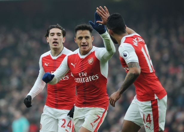 Sanchez LƯỜI BIẾNG nhất Ngoại hạng Anh - Bóng Đá