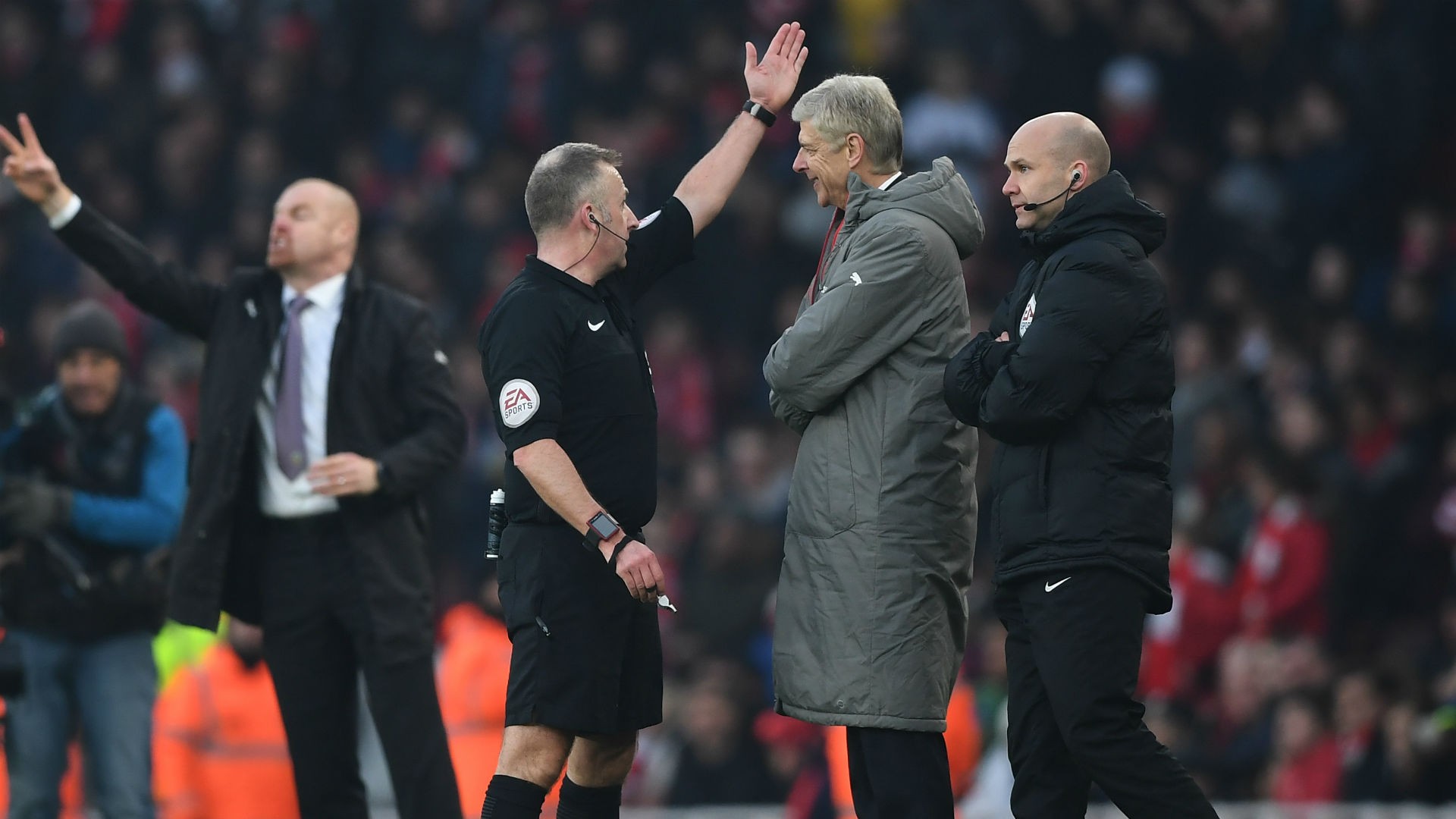 Sốc với án phạt dành cho Arsene Wenger - Bóng Đá