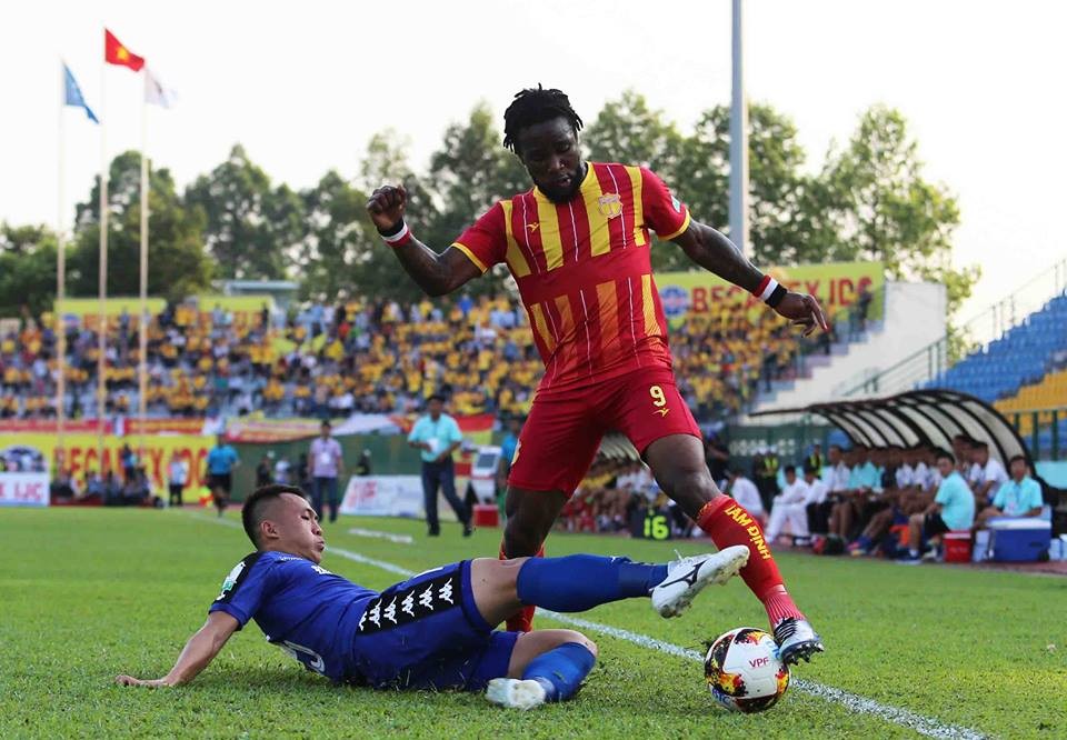 Nghẹt thở vượt qua Nam Định, B.Bình Dương lên đỉnh V-League 2018 - Bóng Đá