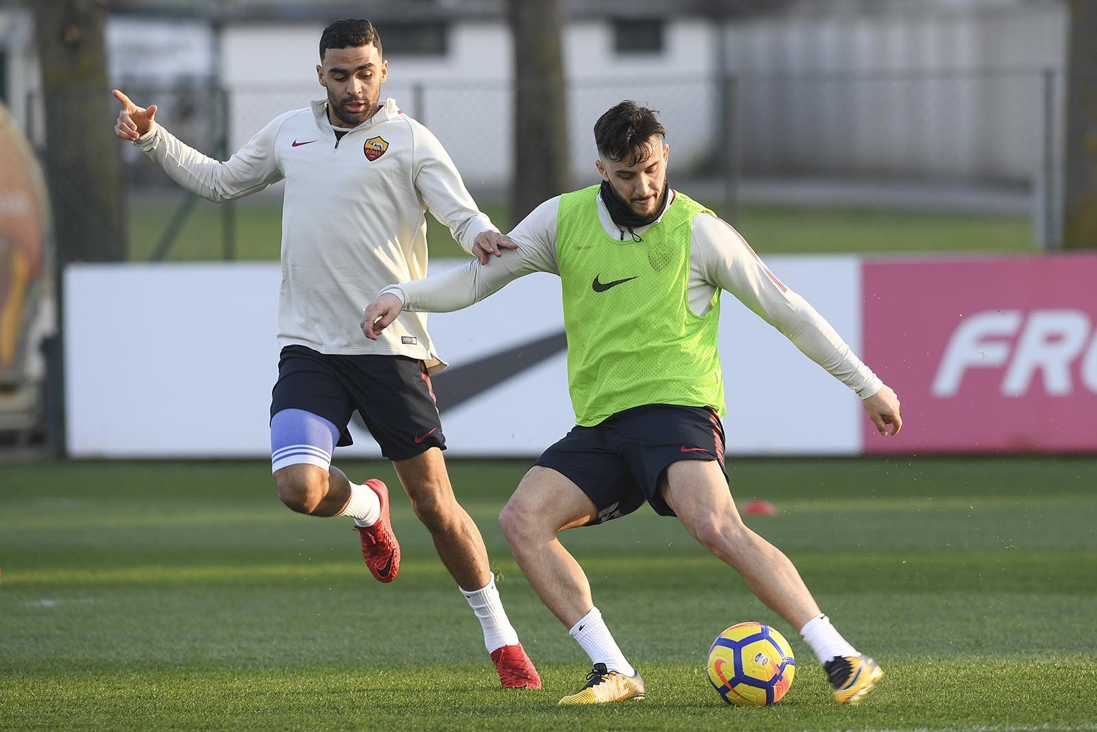 Hai người phụ nữ 'quyền lực', ngăn cản Dzeko đến Chelsea - Bóng Đá