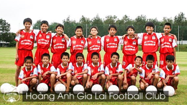 Bệ phóng cho bóng đá nước nhà - Bóng Đá