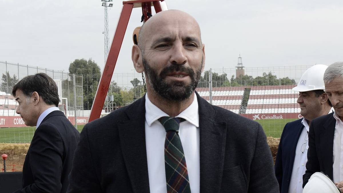 Chiêu mộ Monchi, Man Utd gặp đối thủ cứng - Bóng Đá