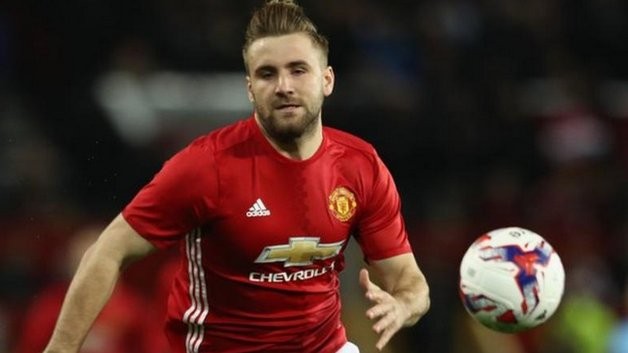 Luke Shaw bị Mourinho mắng thậm tệ  - Bóng Đá