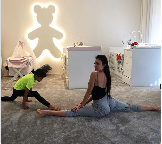 5 lý do khiến Ronaldo nên cưới gấp mỹ nữ Georgina  - Bóng Đá