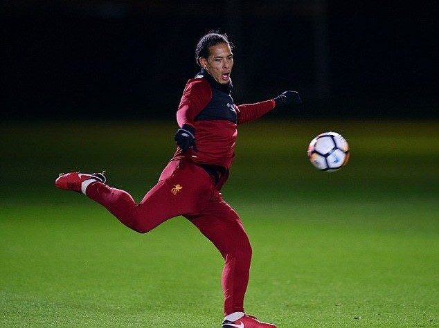 Liverpool tập có Van Dijk - Bóng Đá