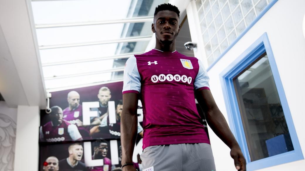 Tuanzebe ra mắt Aston Villa - Bóng Đá