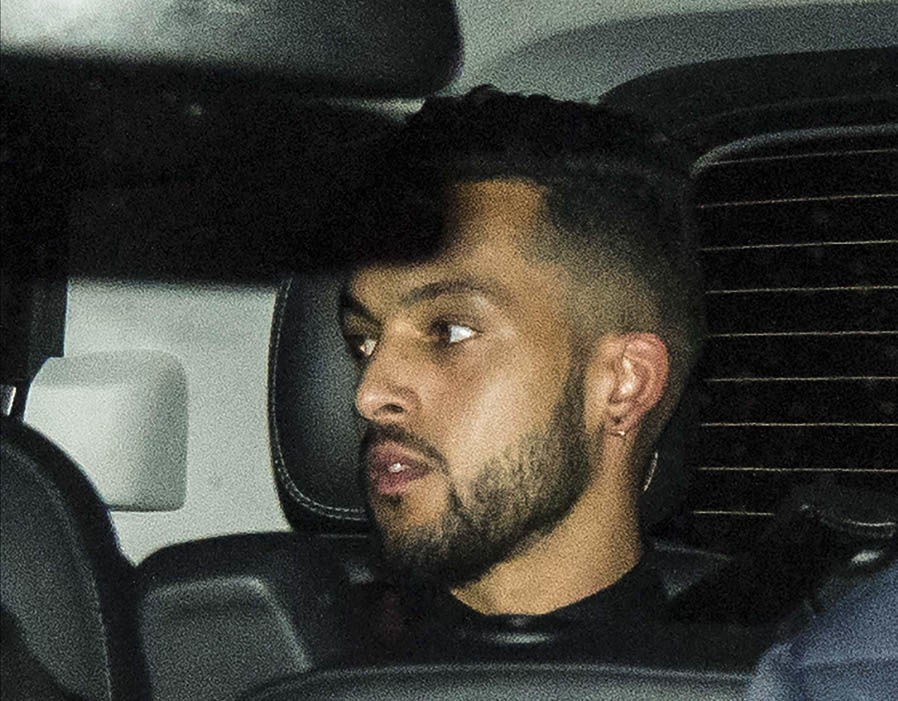 Theo Walcott đến kiểm tra y tế tại Everton - Bóng Đá
