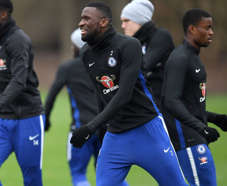 Chelsea tập luyện - Bóng Đá