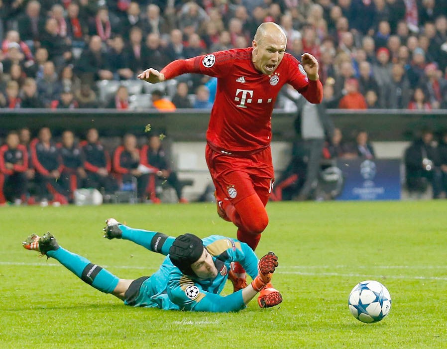 10 danh thủ từng chơi bóng cho cả Mourinho và Guardiola - Bóng Đá