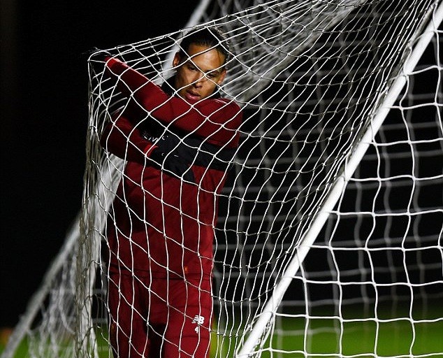 Liverpool tập có Van Dijk - Bóng Đá
