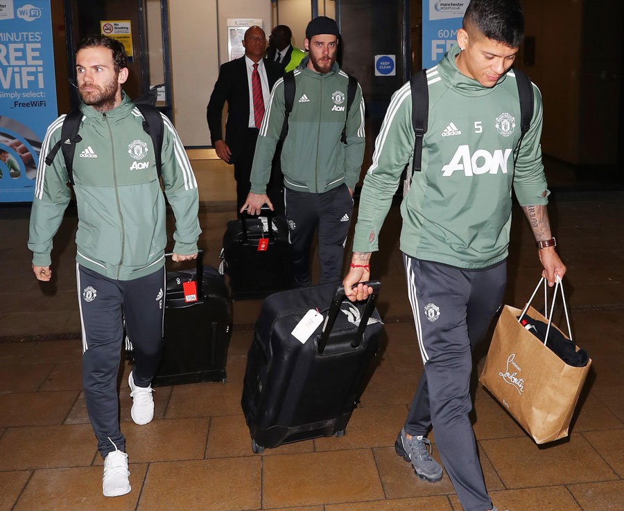 Dàn sao Man Utd trở về từ Dubai, sẵn sàng hạ Stoke City - Bóng Đá