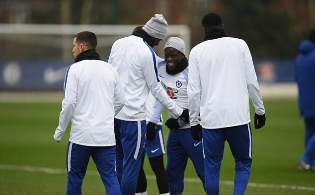 Chelsea tập luyện - Bóng Đá