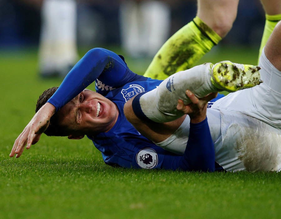 Sao Everton bị gãy chân kinh hoàng - Bóng Đá
