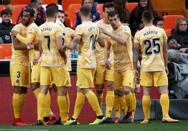 Valencia 2-1 Girona - Bóng Đá