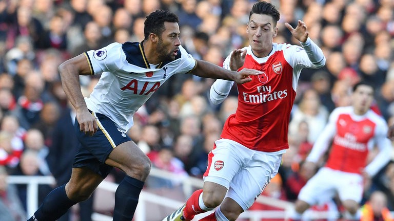 Khó tin: Mousa Dembele rê bóng giỏi nhất châu Âu - Bóng Đá