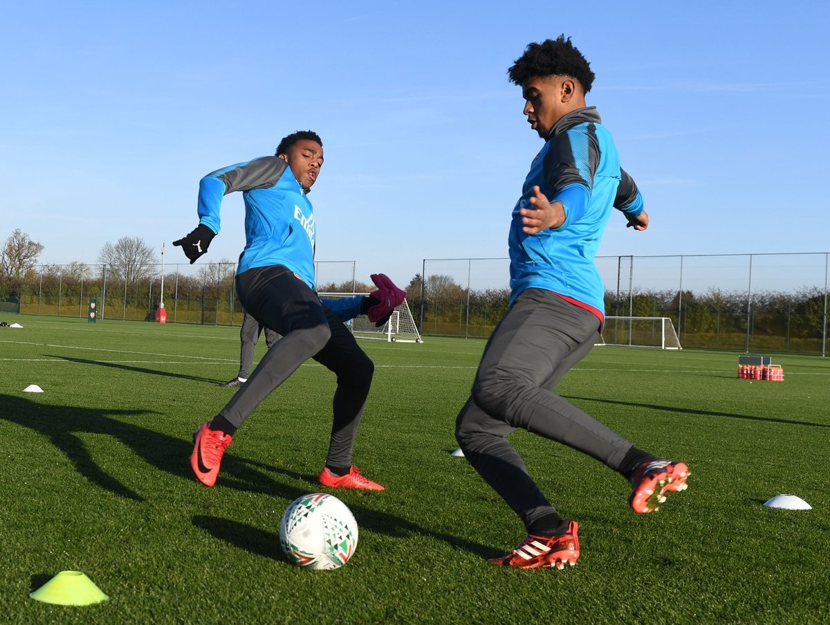 Sắp rời Arsenal, Sanchez vẫn hùng hục tập luyện - Bóng Đá