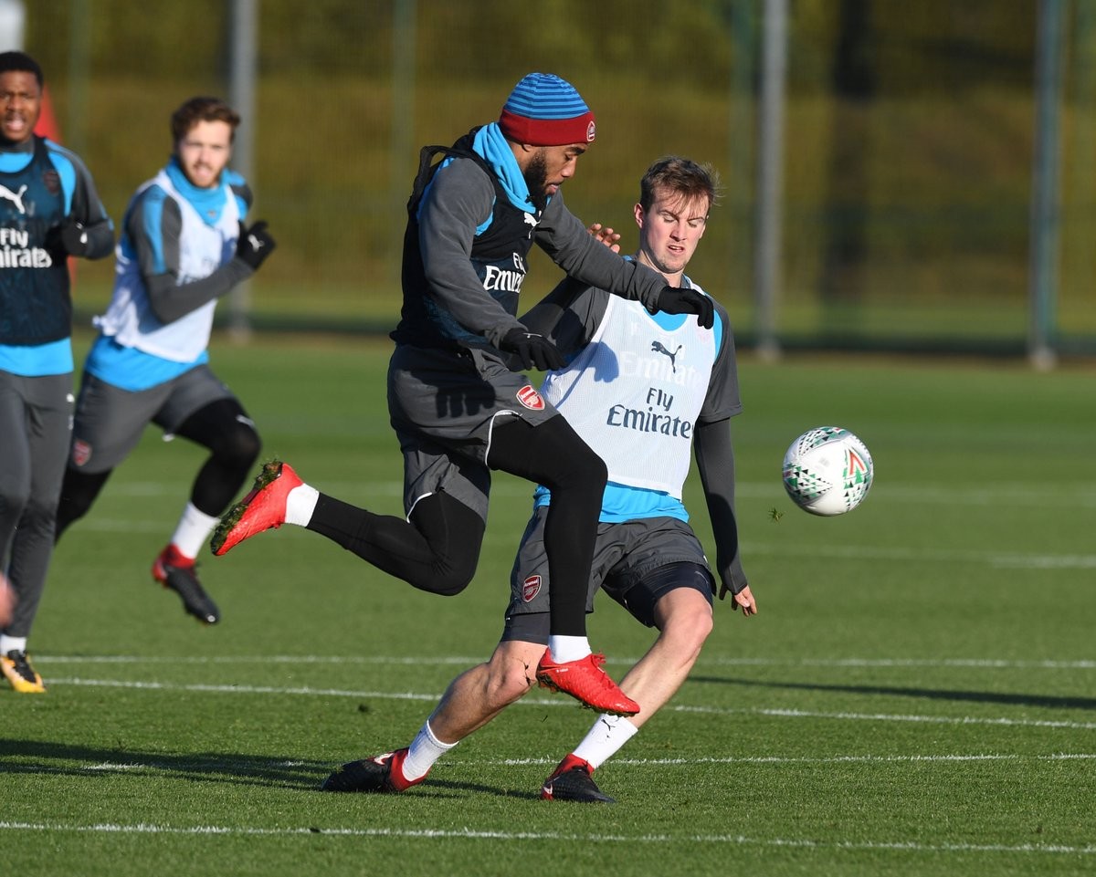 Sắp rời Arsenal, Sanchez vẫn hùng hục tập luyện - Bóng Đá
