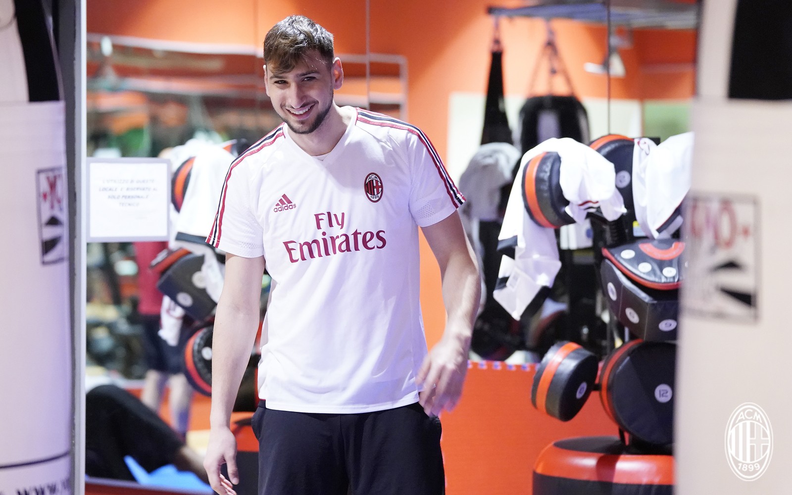 Đả bại Roma, thầy trò Gattuso chưa vội trở về Milan - Bóng Đá