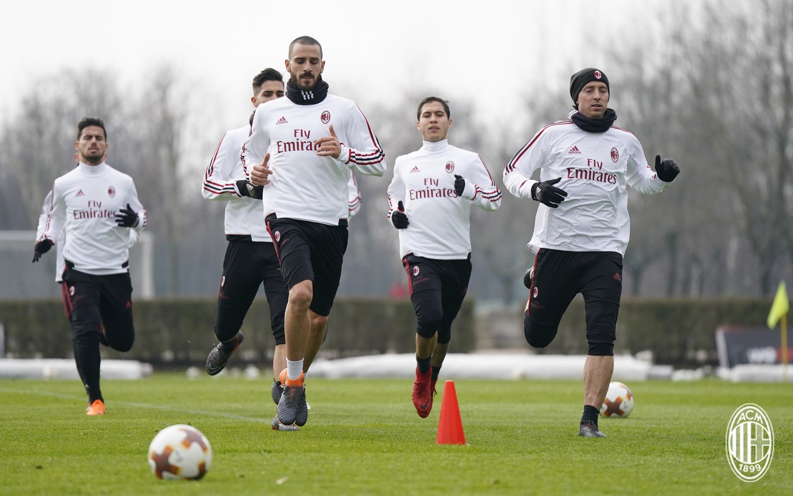 Milan tích cực 'làm nóng', chờ đẩy Arsenal xuống vực sâu - Bóng Đá