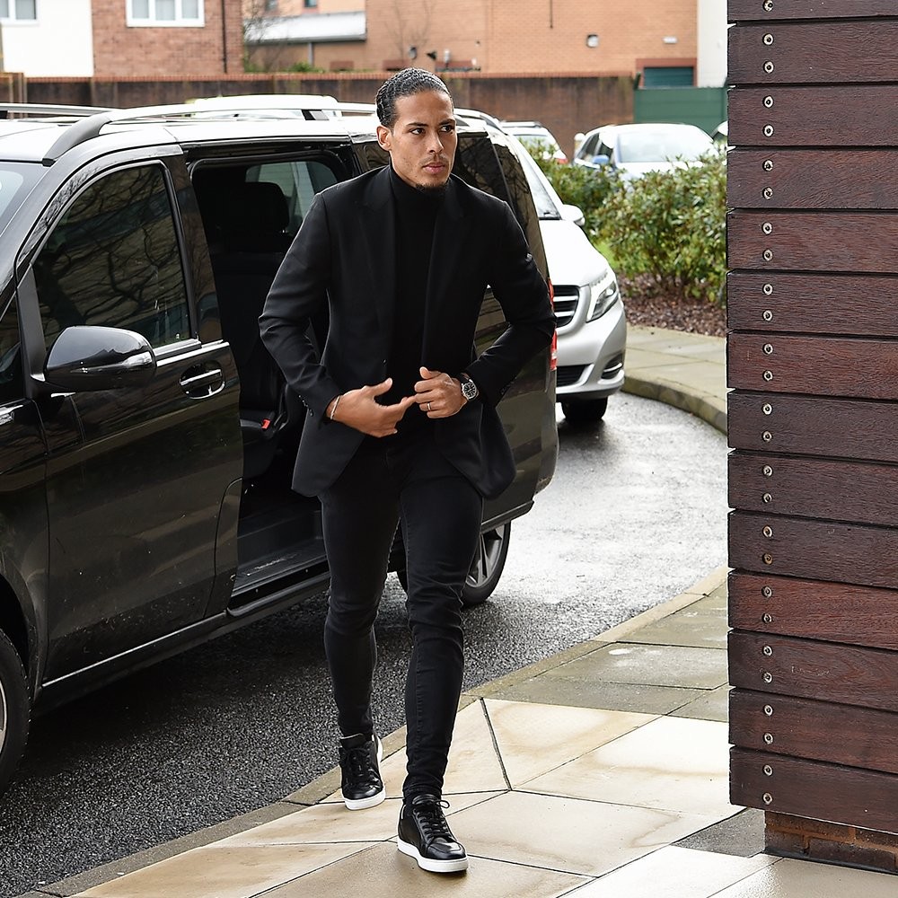 Van Dijk rạng rỡ trong ngày ra mắt CHÍNH THỨC - Bóng Đá