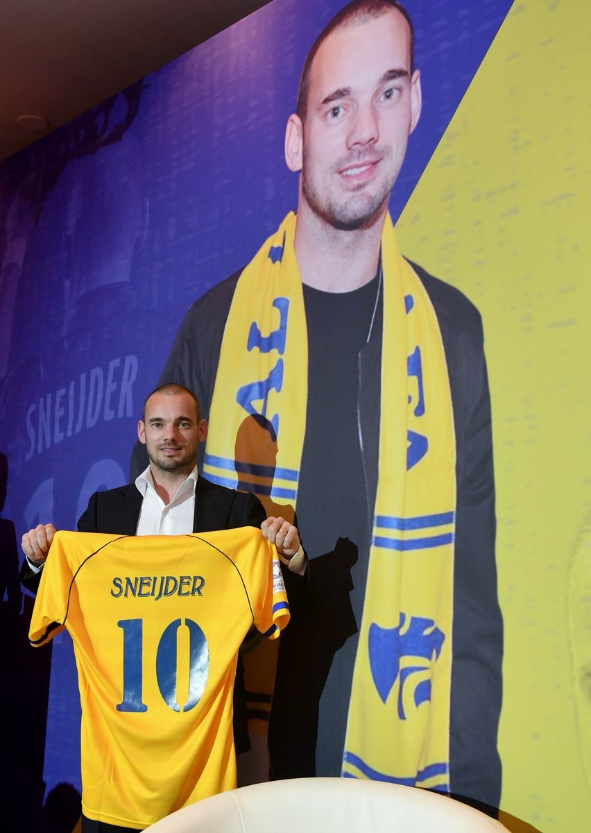 Sneijder CHÍNH THỨC dưỡng già ở Trung Đông - Bóng Đá
