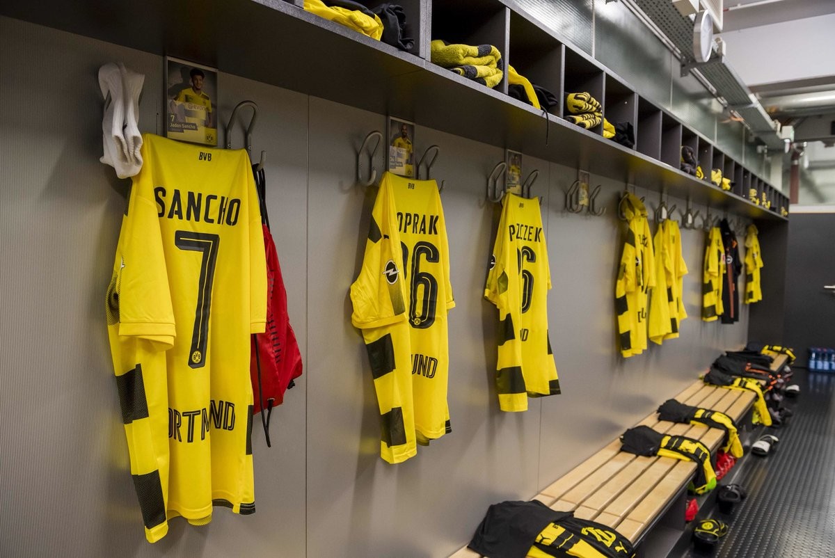 Thần đồng Dortmund đi vào lịch sử bóng đá Anh - Bóng Đá