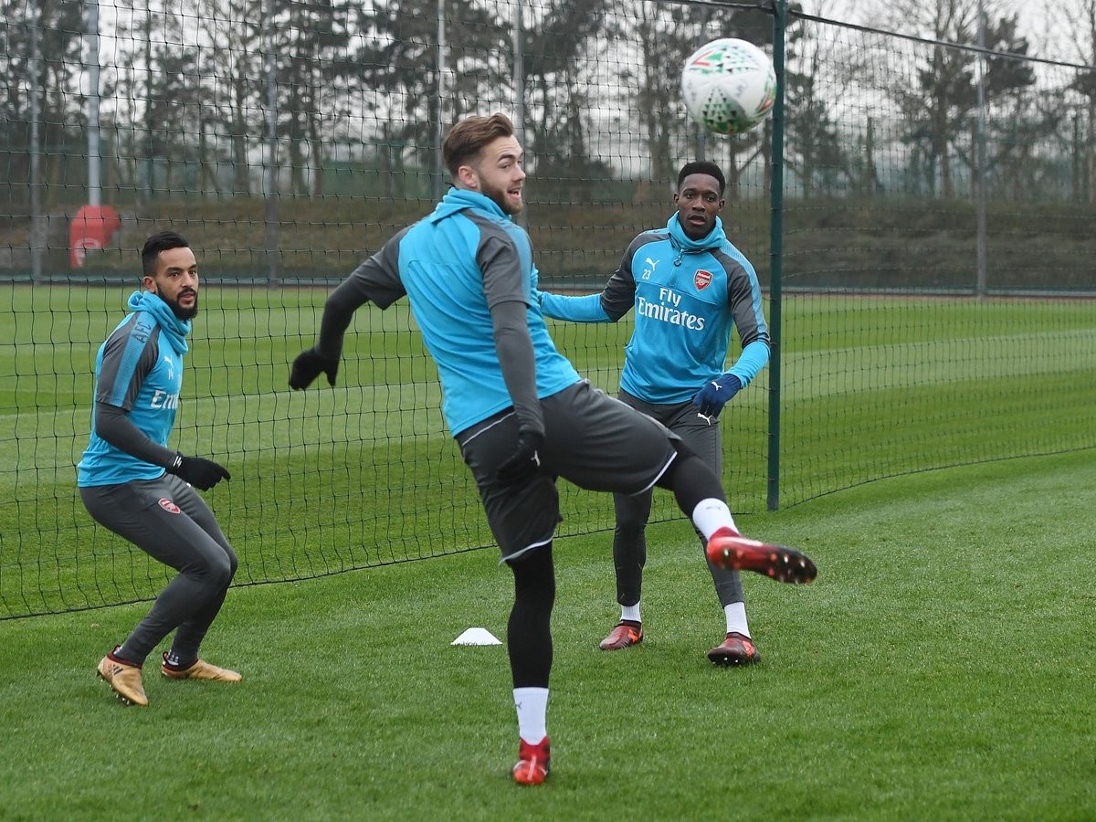 Sắp rời Arsenal, Sanchez vẫn hùng hục tập luyện - Bóng Đá