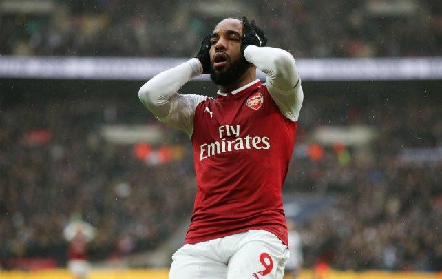 NÓNG: Arsenal gặp họa lớn, Lacazette chấn thương cực nặng - Bóng Đá